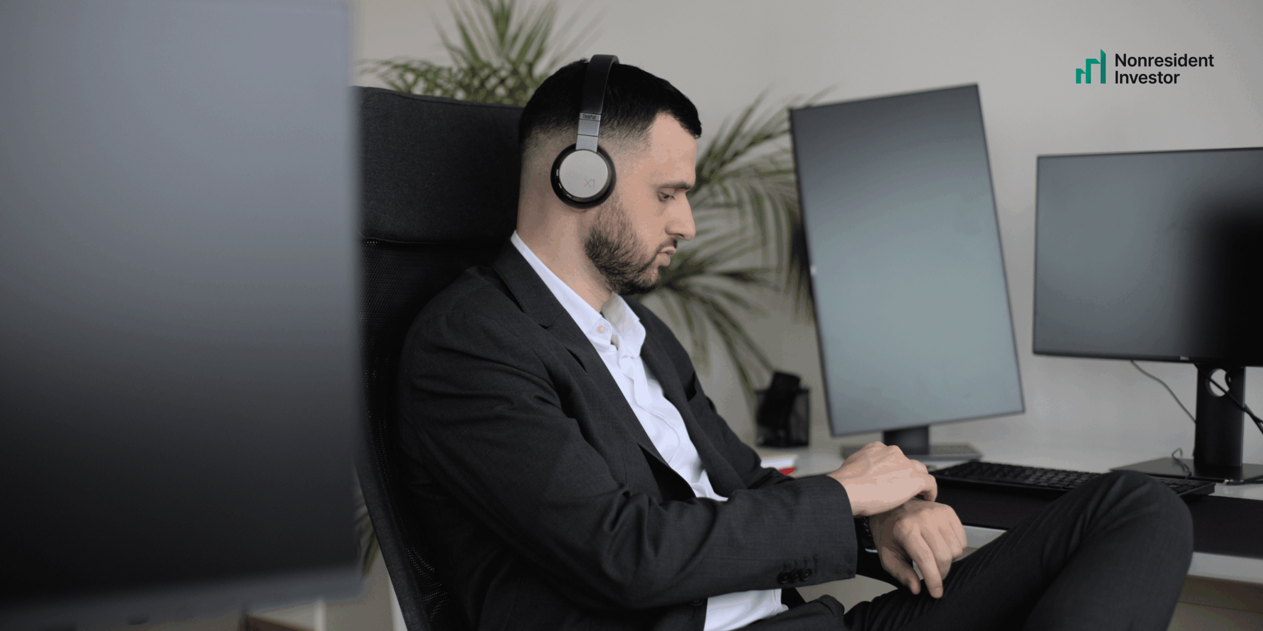 Luka Malkovich, the founder of Nonresident Investor, doing consultations with foreign investors